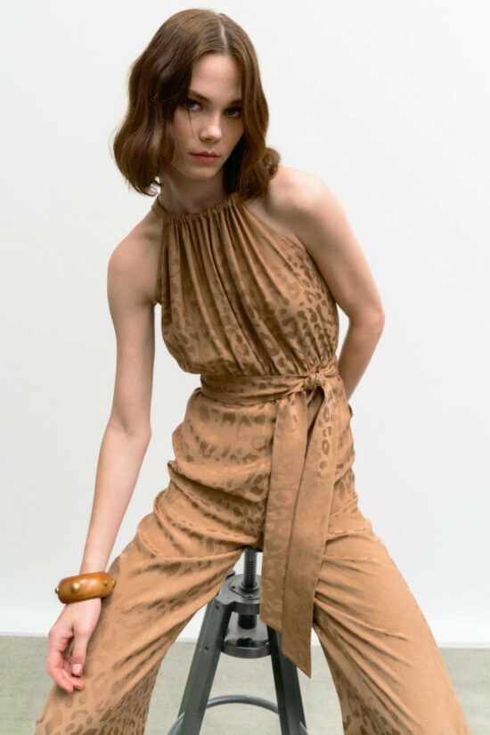 Access Fashion ολόσωμη φόρμα λεοπάρ ανάγλυφο σχέδιο