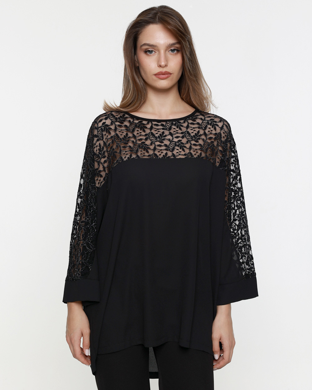 Μπλούζα με λεπτομέρεια δαντέλα