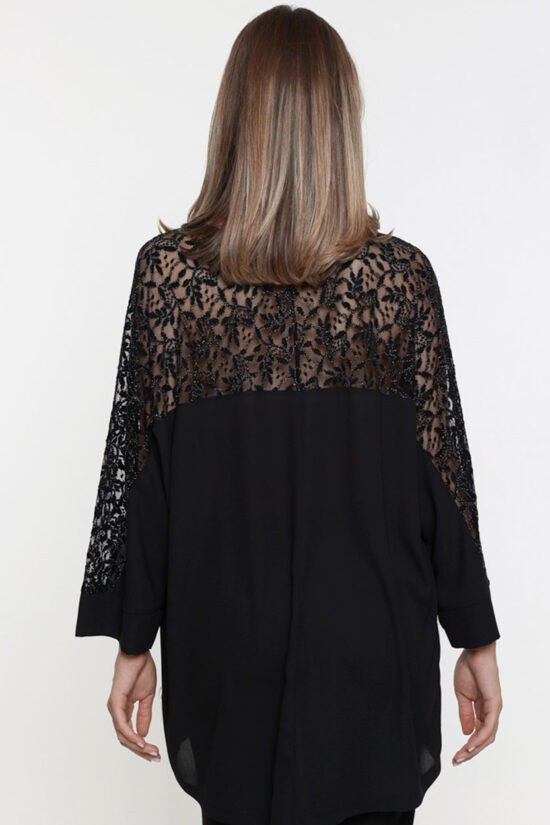 Μπλούζα με λεπτομέρεια δαντέλα