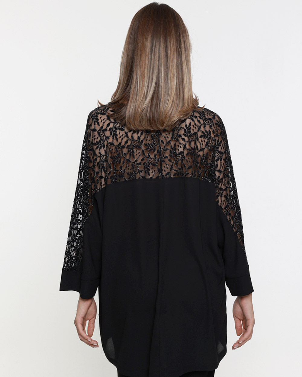 Μπλούζα με λεπτομέρεια δαντέλα