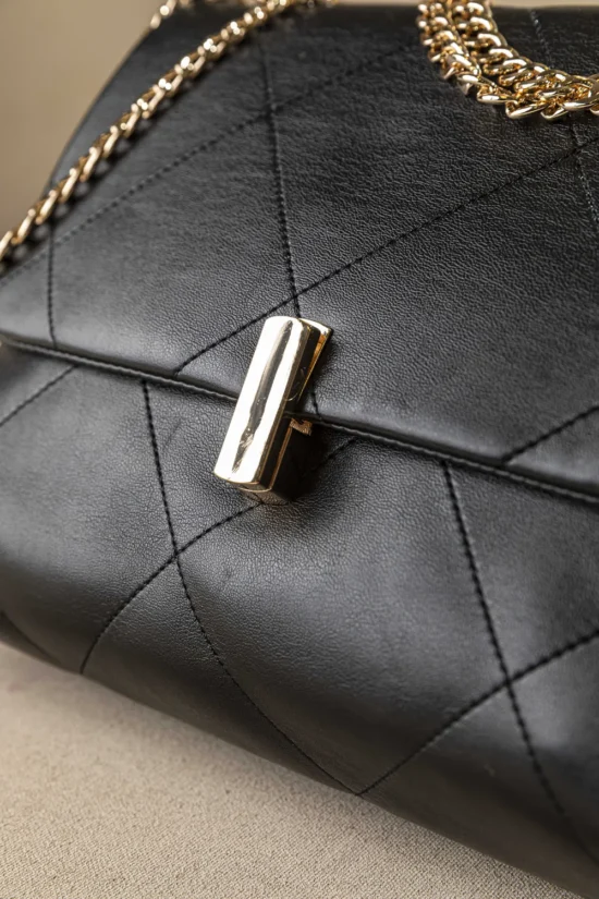 Fragola τσάντα με καπάκι και αλυσίδα