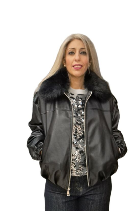 Μπουφάν δερματίνη με γούνα στο γιακά