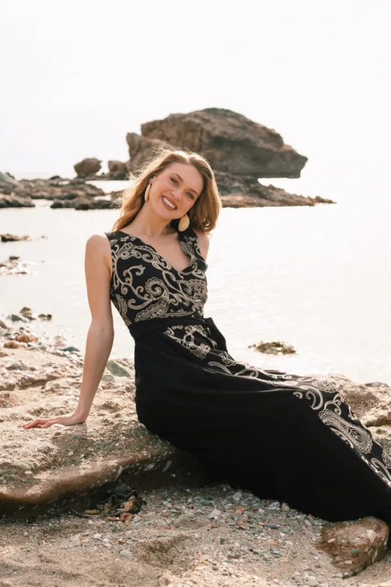 Open Fashion με χρυσό print και ζώνη